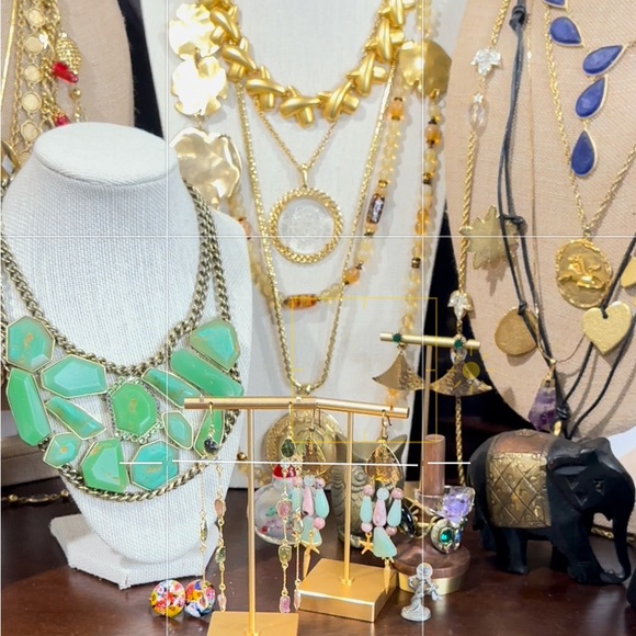 WEDNESDAY 5-28 Vintage Jewelry - Picture 4 of 11